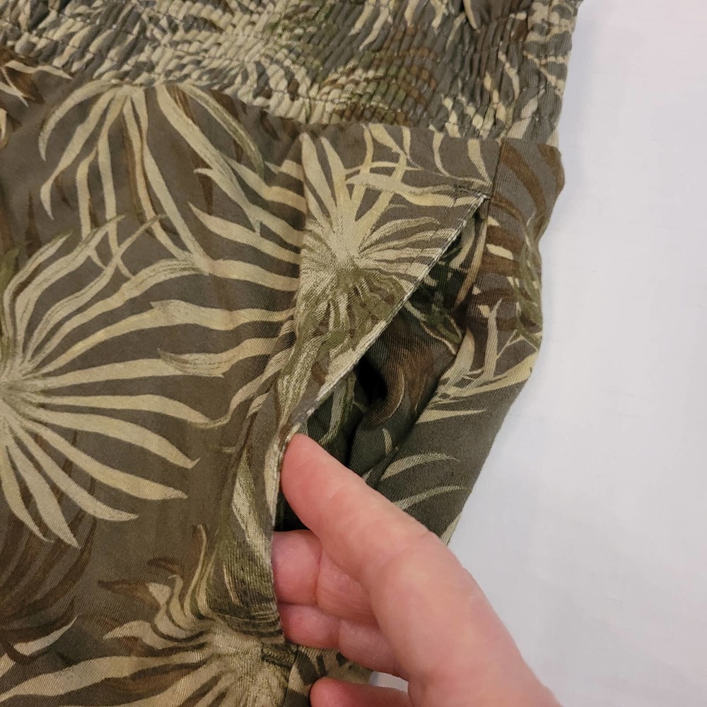 Time And True Women's Palm Print Elastic Waist Kn… - image 3